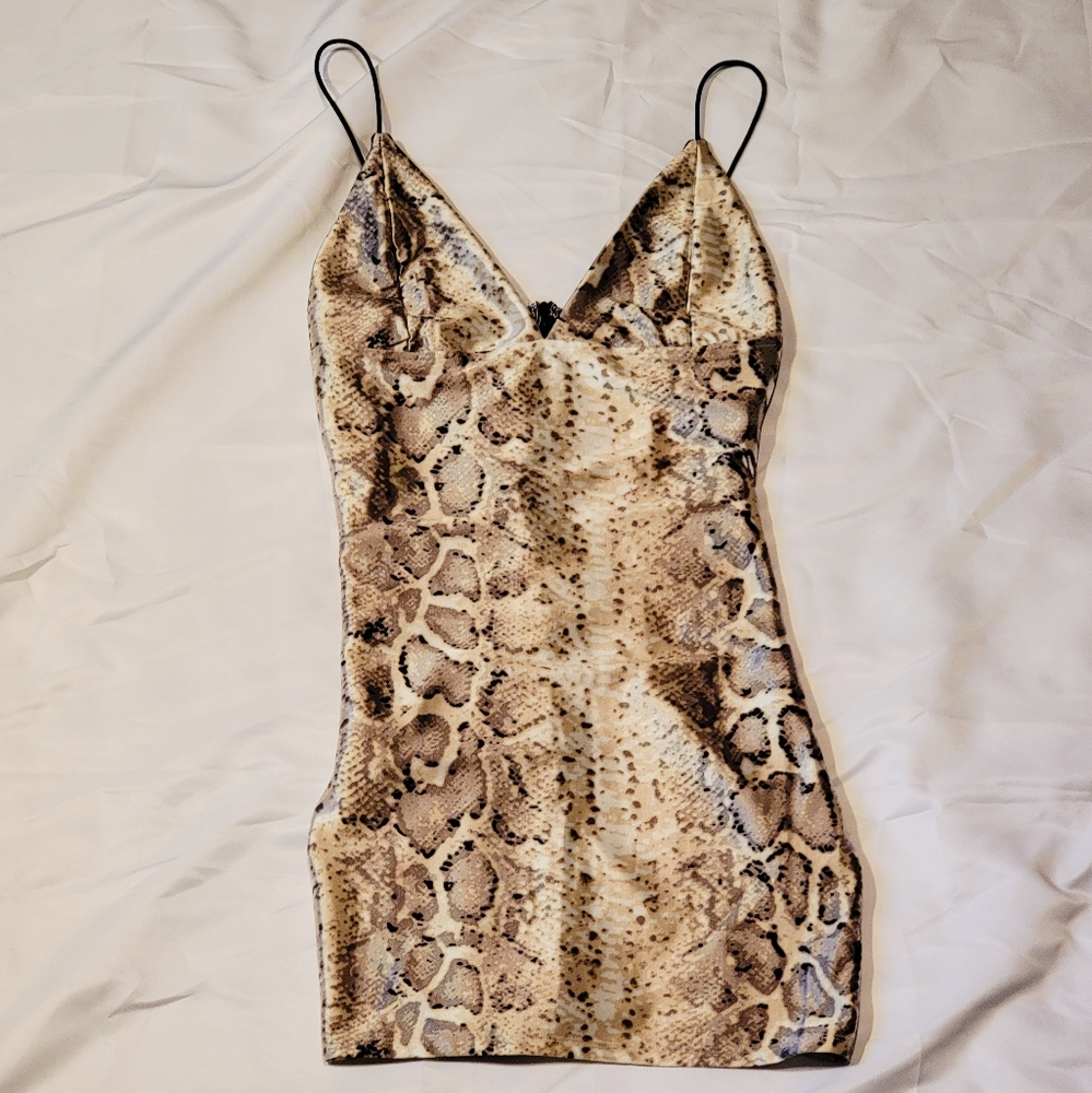 Form-Fitting Silver Snake Skin Party Dress Size Small